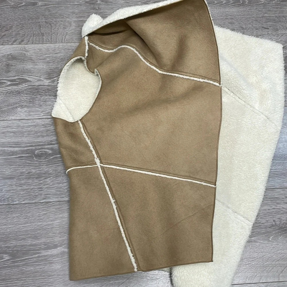 Xhilaration Faux Suede Sherpa Open Vest L - Picture 14 of 15
